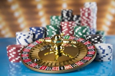 MSC live-dealer table on mobile phone showing blackjack hand in progress
